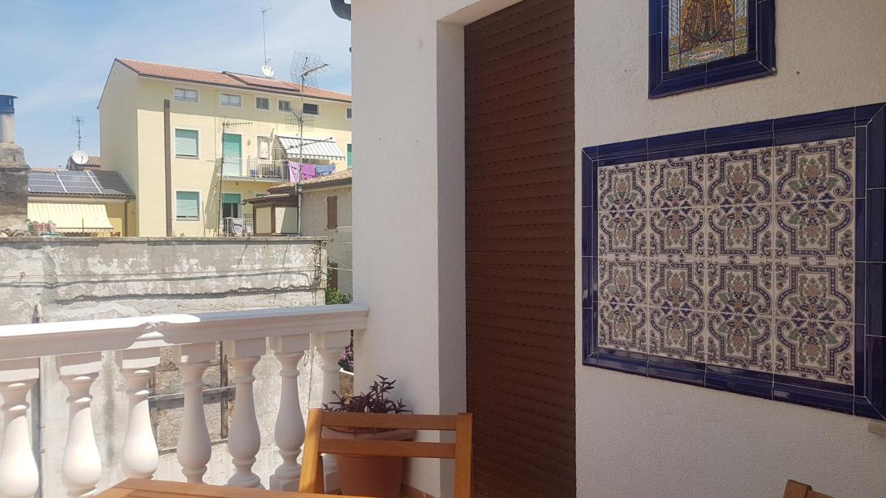 Apartment Terrace,1033677059:JPEG